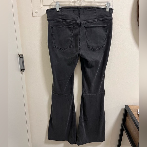 Free People Flared Leg Mid Rise Pull-On Stretch Jeans Size 28 - Picture 3 of 5
